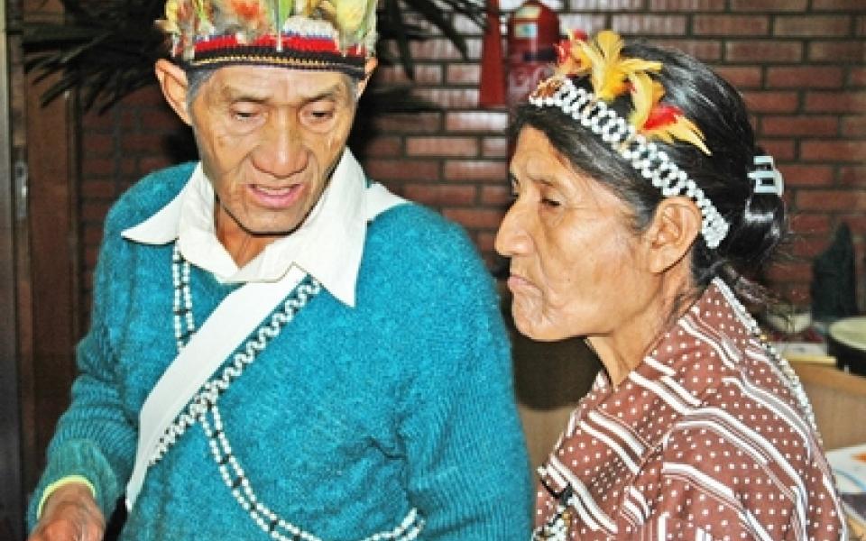 A man and his wife wearing traditional cloths 