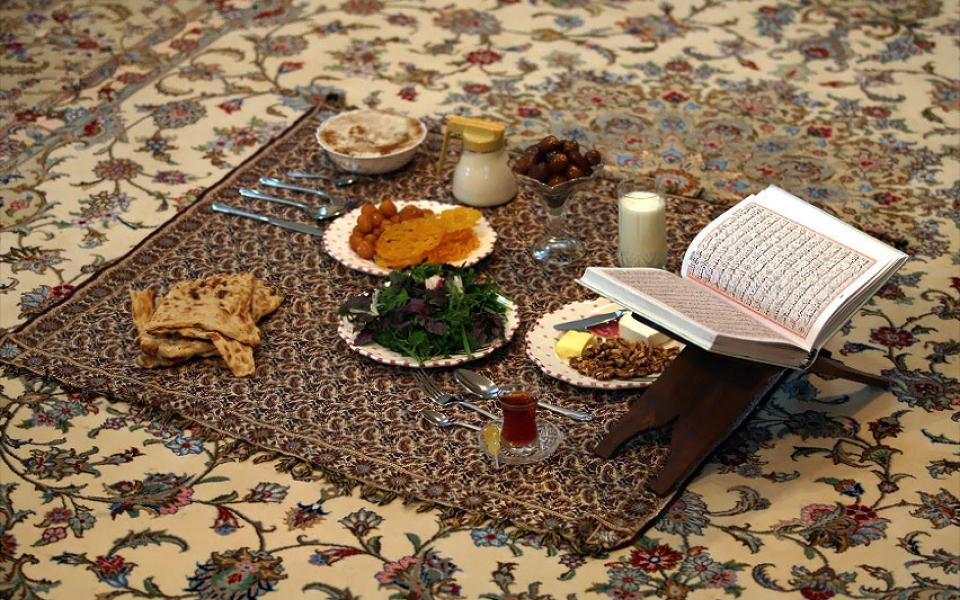 wikicommons-An_Iranian_iftar_meal.jpg