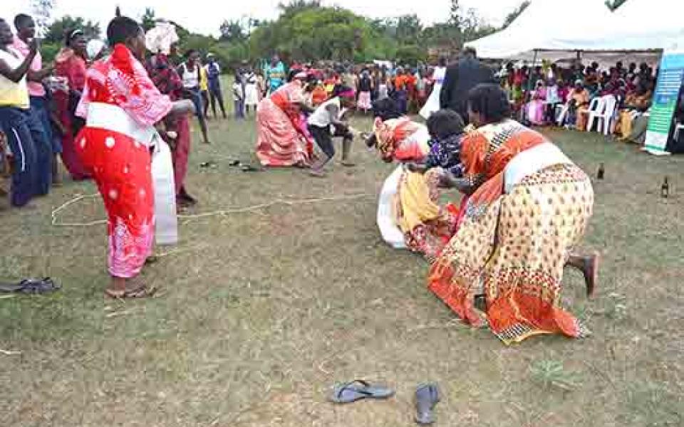 GreatLakesAfrica-WomensDay2017_Rope pulling (1).jpg