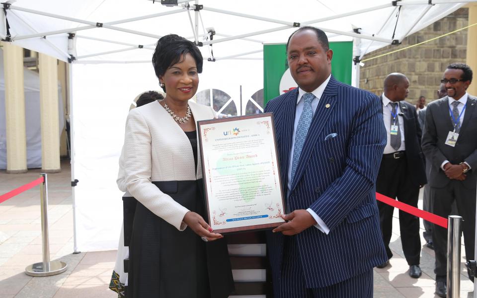 OFLA Awarded Africa Peace Award of URI-Africa.jpg 