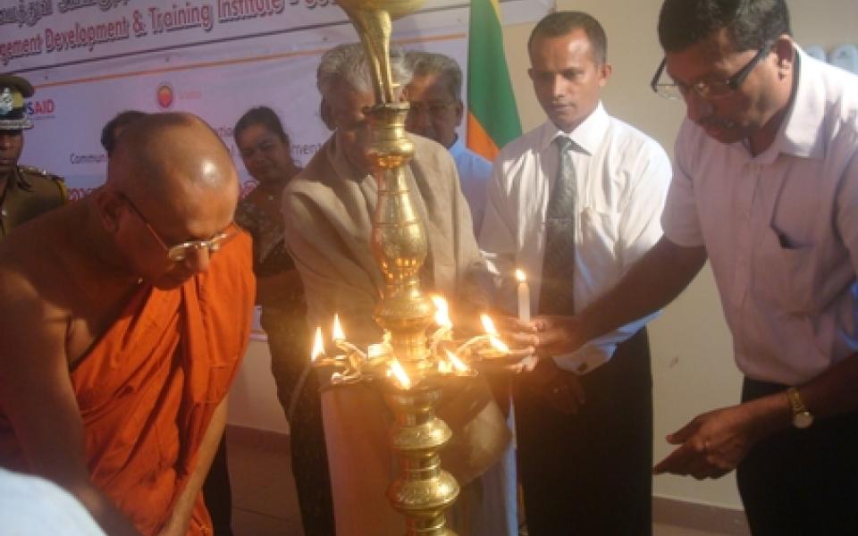 various faith leaders lightning a candle 