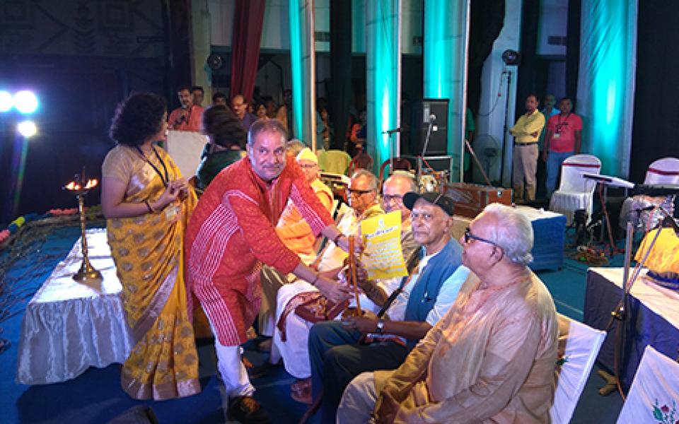 east-india-music-festival_Senior Guiterist Honored by ADDA Chairman.jpg