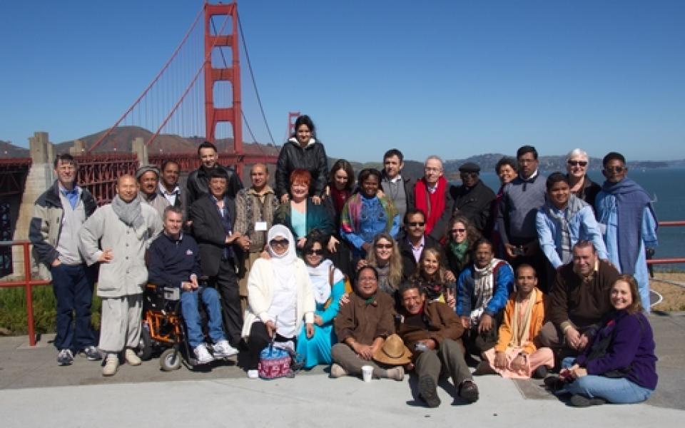 group photo in front of the golden gate bridge 