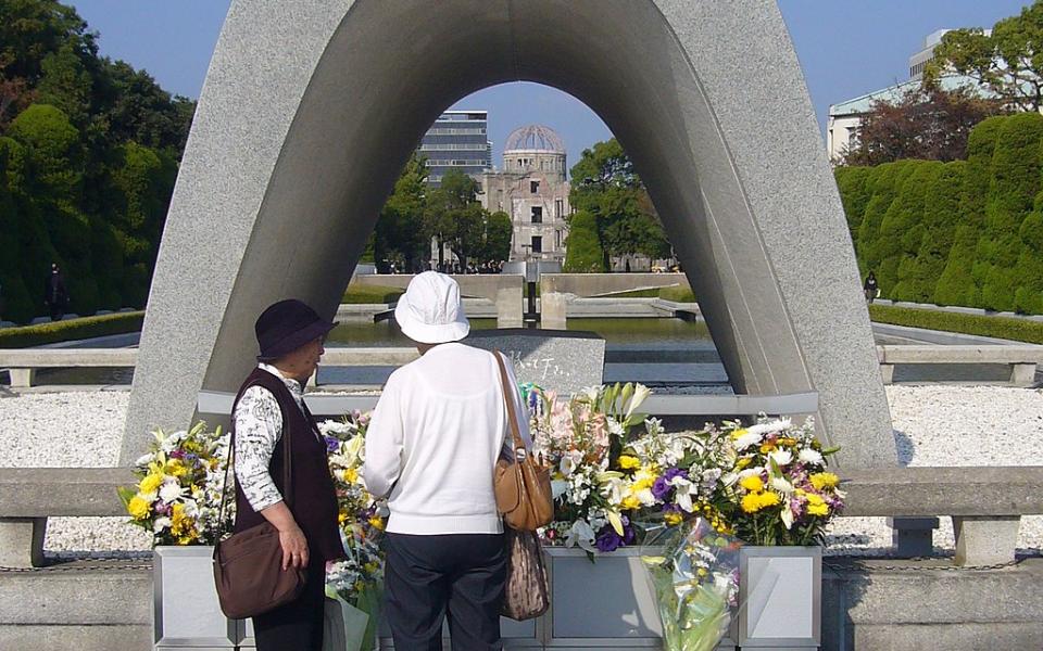 Hiroshima_Peace_Memorial_(Genbaku_Dome)-111456.jpg