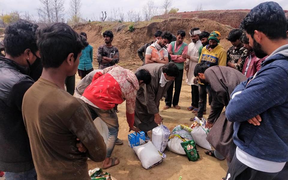 Distributing Necessities in Kashmir During Lockdown