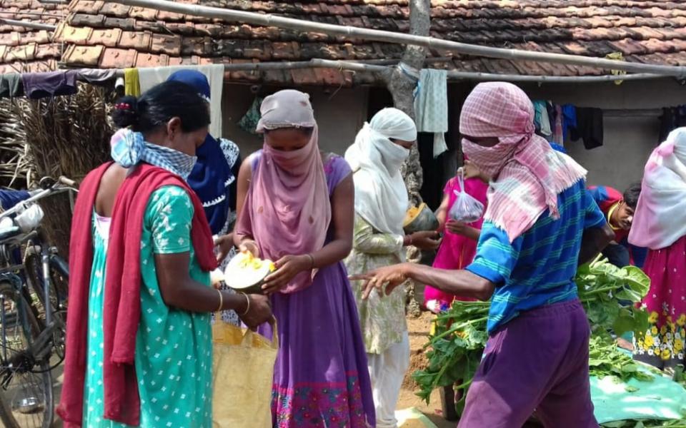 Distributing Food in Uporgoda Village